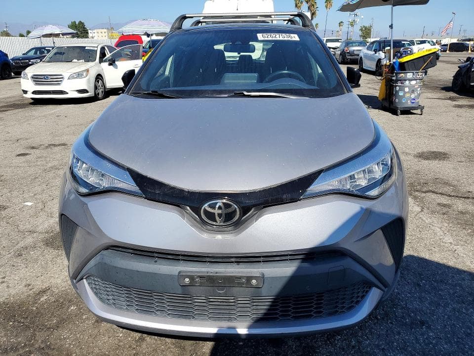 2020 TOYOTA C-HR XLE 5