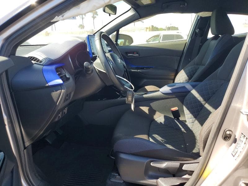 2020 TOYOTA C-HR XLE 7