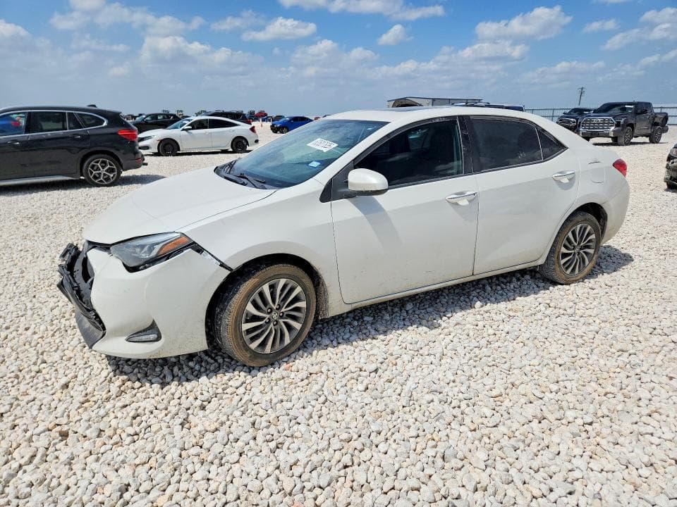 2018 TOYOTA COROLLA XLE - 1