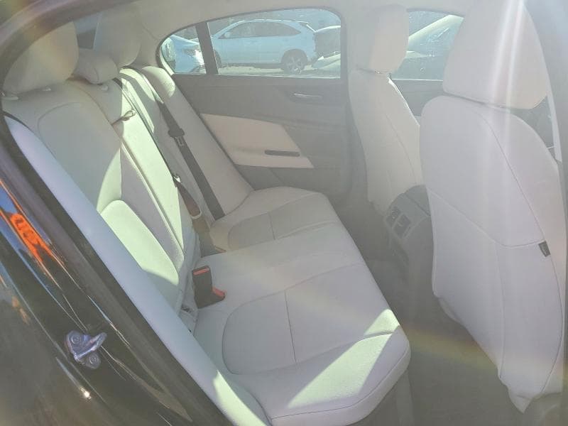 2017 JAGUAR XE PREMIUM 10