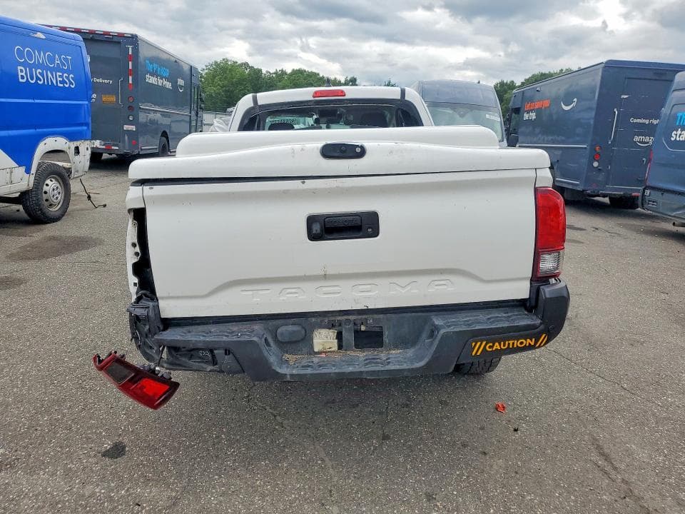 2022 TOYOTA TACOMA SR 6