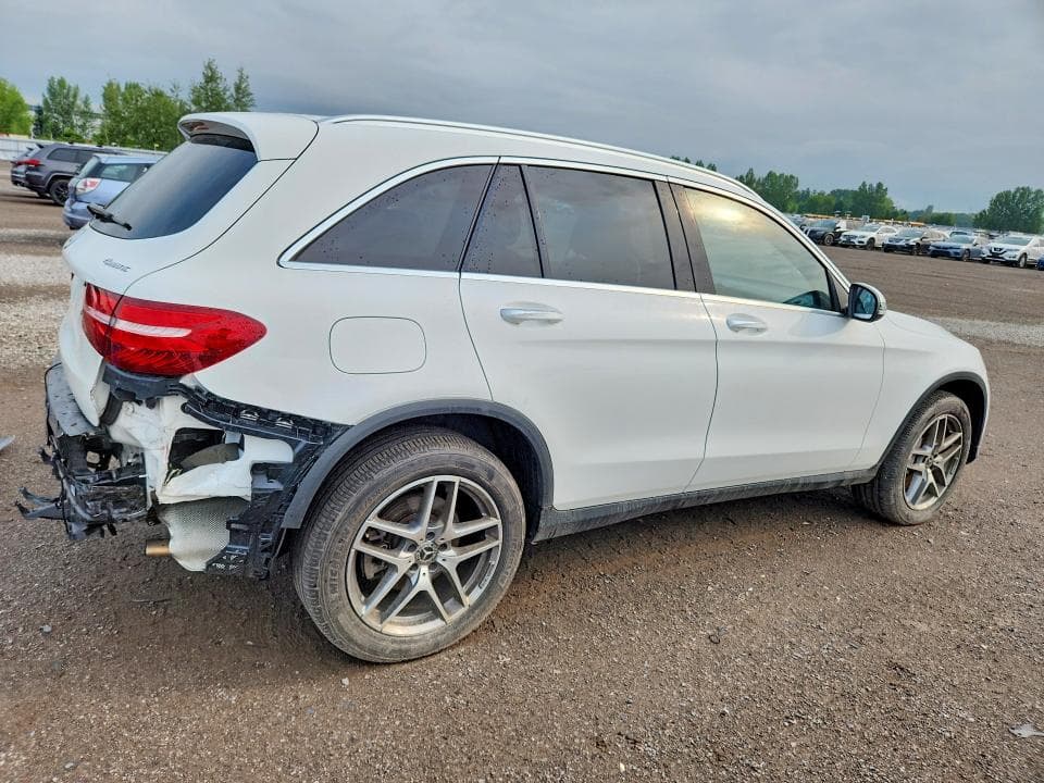 2018 MERCEDES-BENZ GLC 300 4MATIC 3
