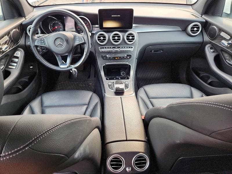 2018 MERCEDES-BENZ GLC 300 4MATIC 8