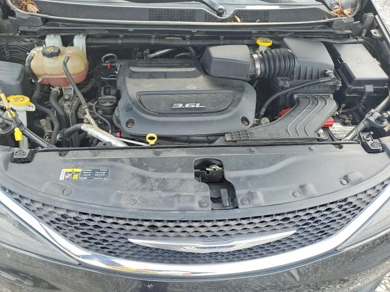 2017 CHRYSLER PACIFICA TOURING 12