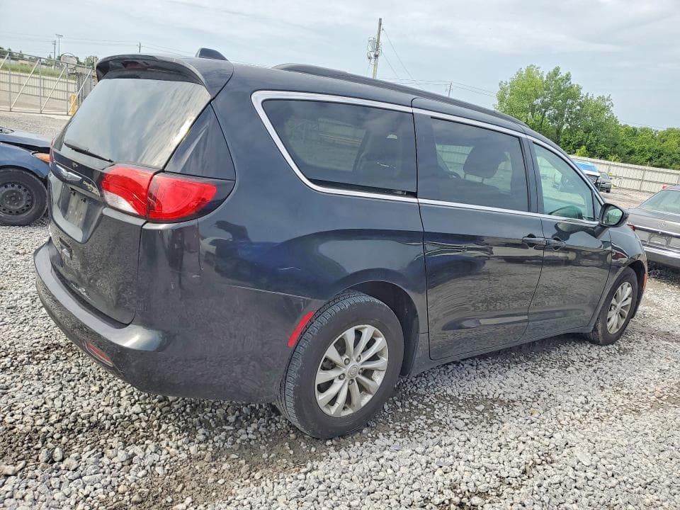 2017 CHRYSLER PACIFICA TOURING 3