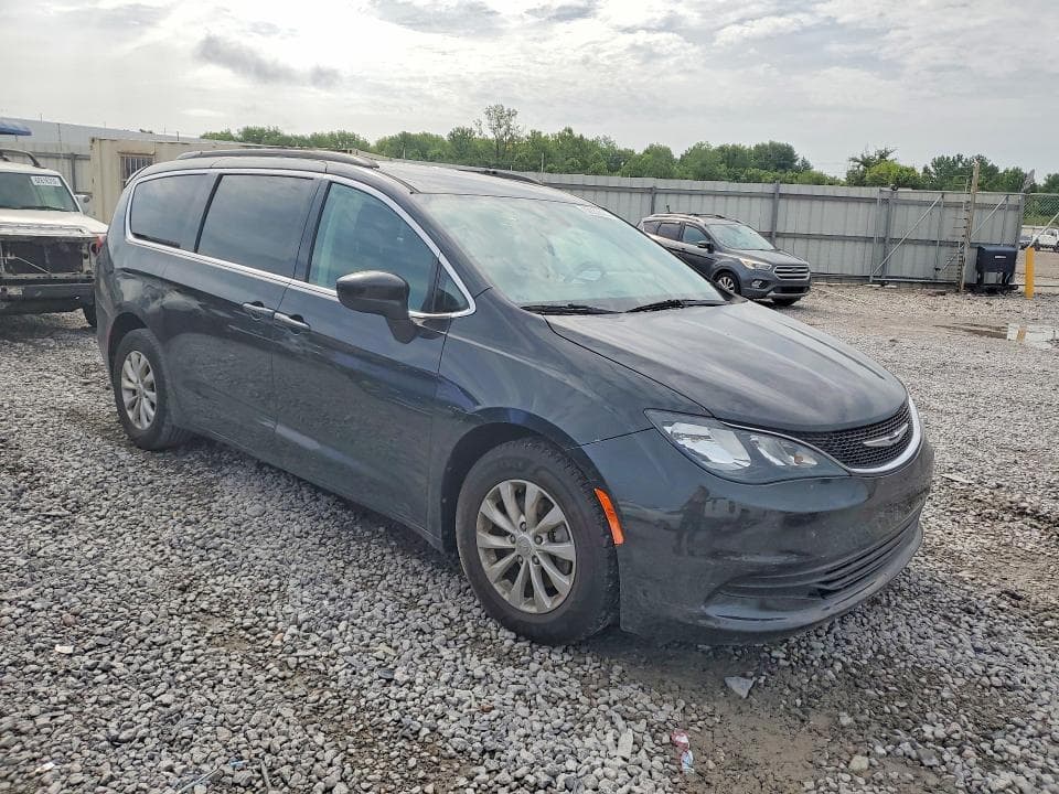 2017 CHRYSLER PACIFICA TOURING 4