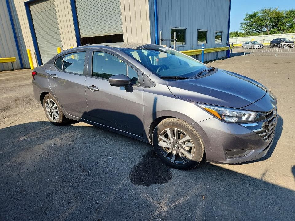2025 NISSAN VERSA SV 4