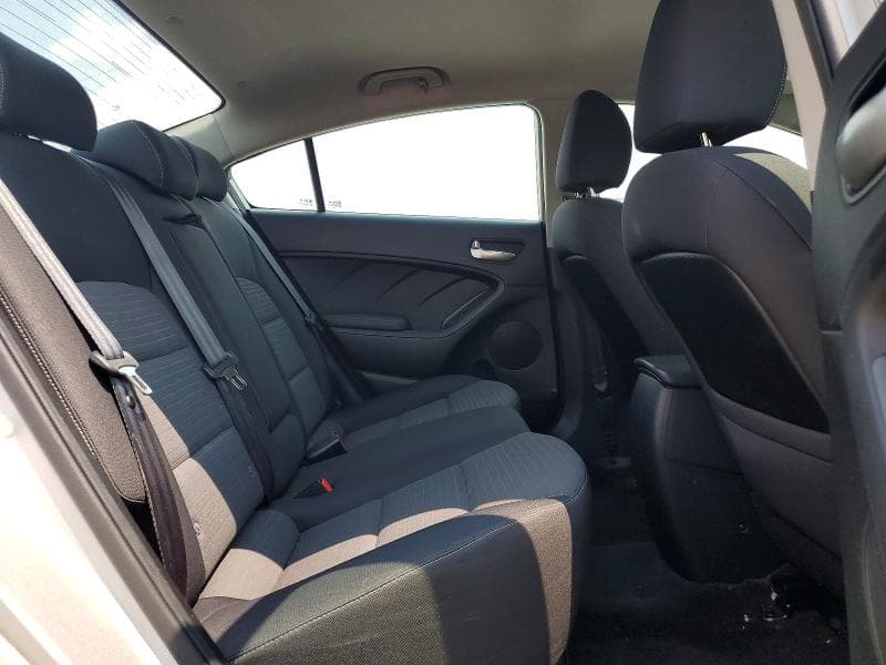 2017 KIA FORTE LX 10