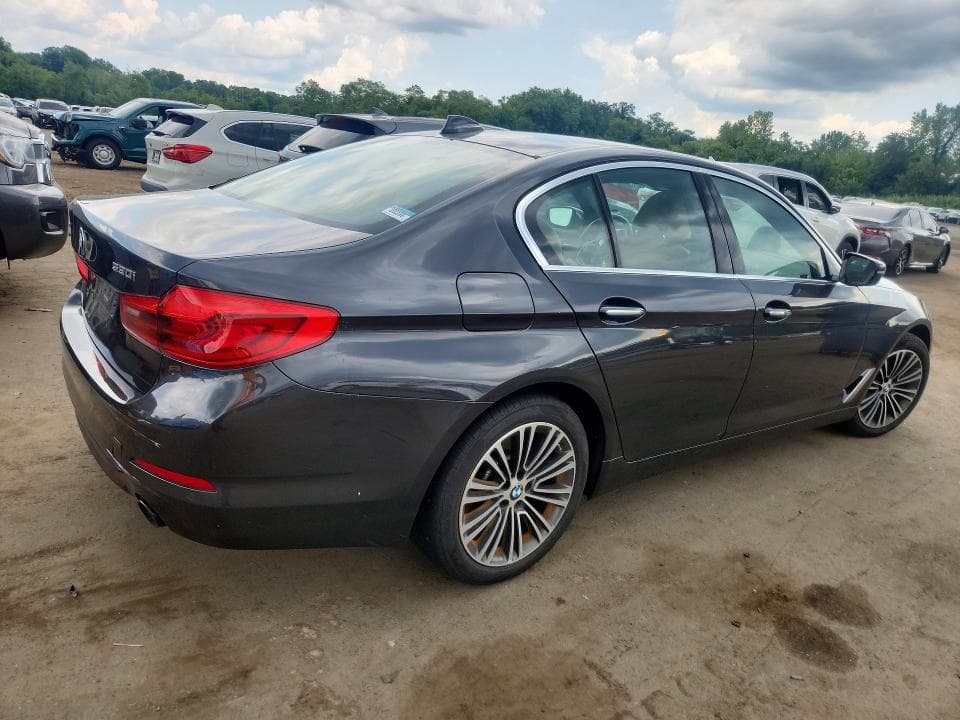 2018 BMW 530 XI 3