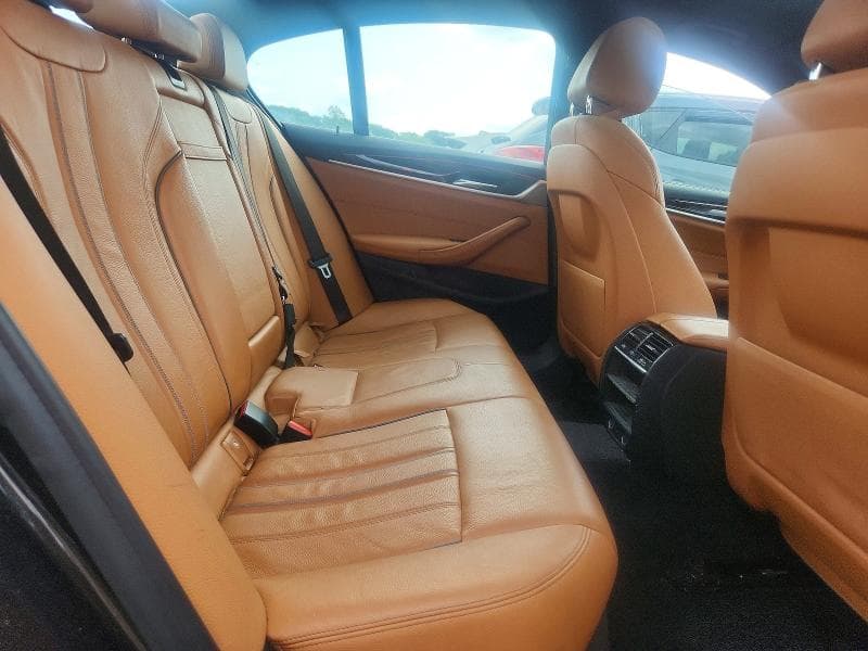 2018 BMW 530 XI 10