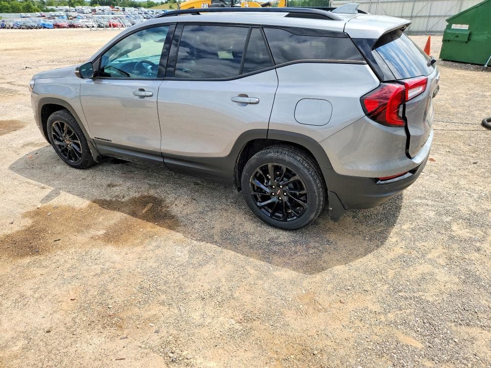 2023 GMC TERRAIN SLT 2