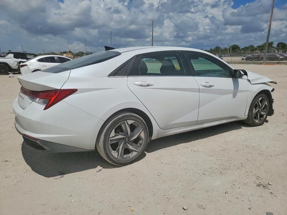 2021 HYUNDAI ELANTRA SEL 3