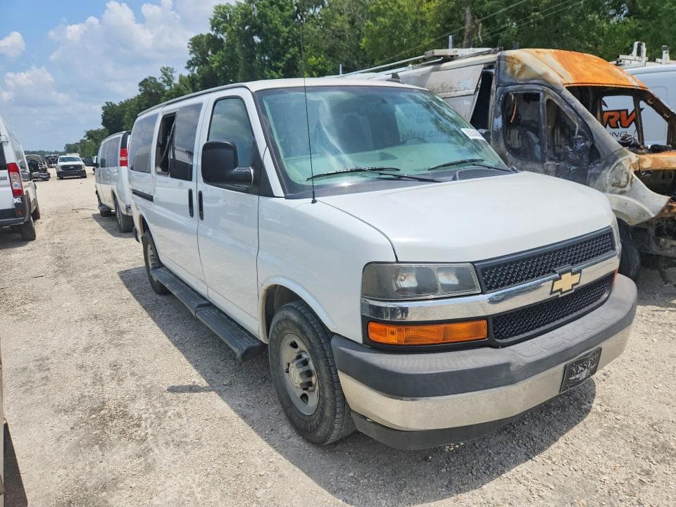 2017 CHEVROLET VAN 4