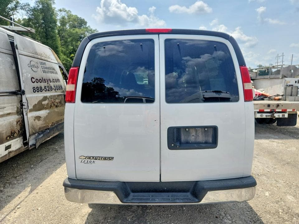 2017 CHEVROLET VAN 6