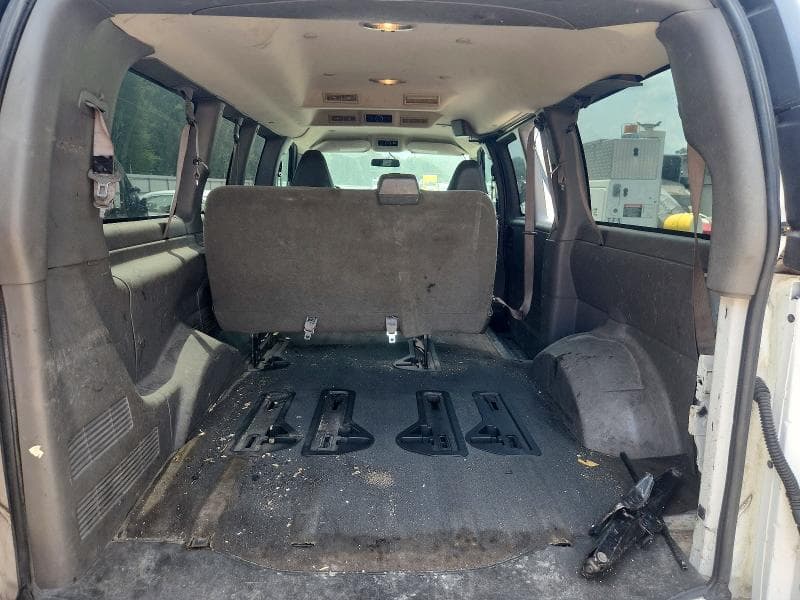 2017 CHEVROLET VAN 10