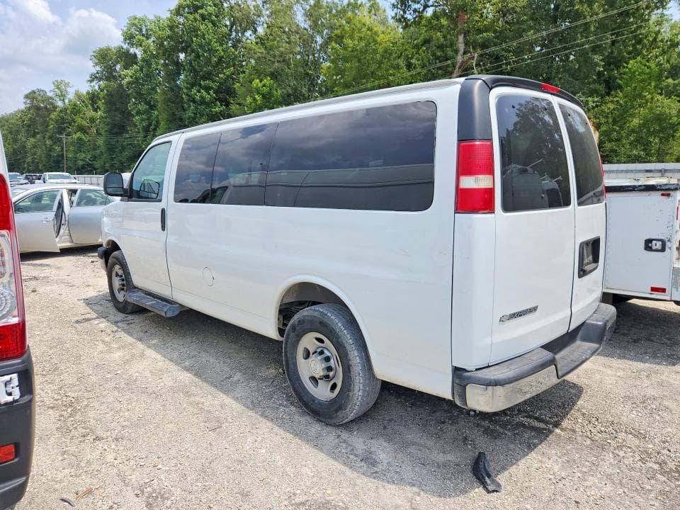 2017 CHEVROLET EXPRESS G3500 LT 2