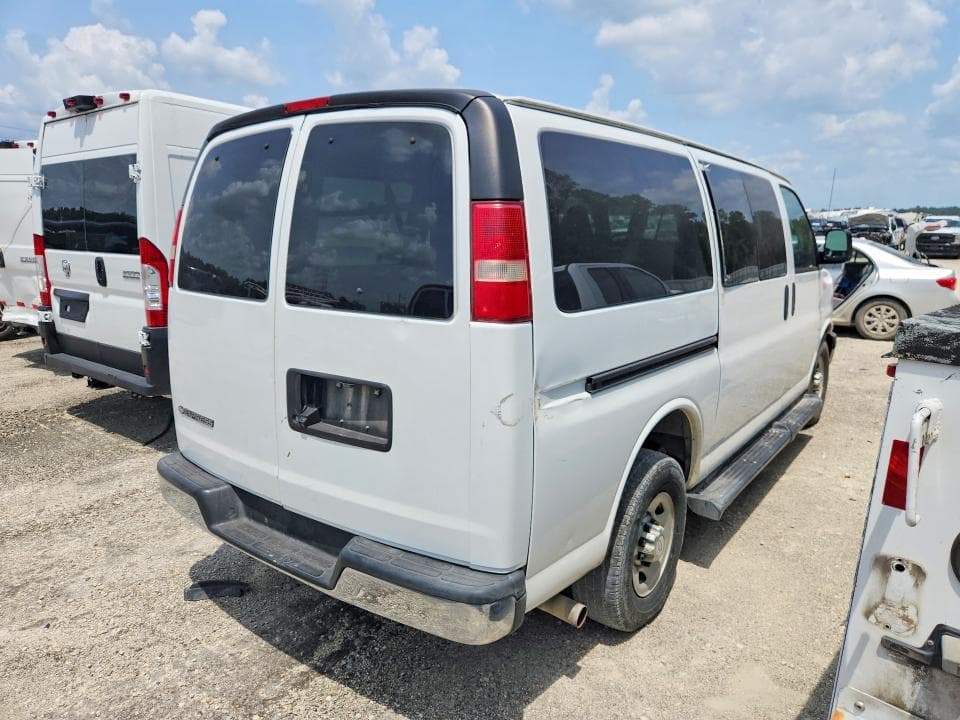 2017 CHEVROLET EXPRESS G3500 LT 3