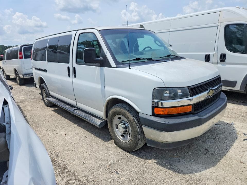 2017 CHEVROLET EXPRESS G3500 LT 4