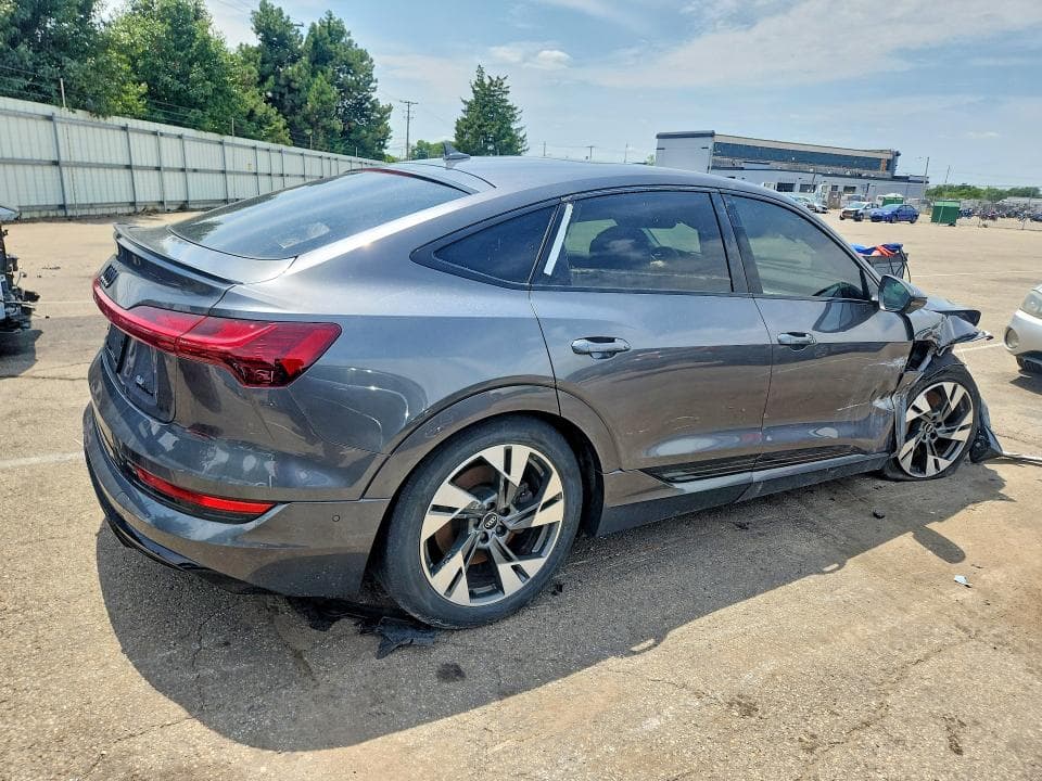 2022 AUDI E-TRON SPORTBACK PREMIUM 3