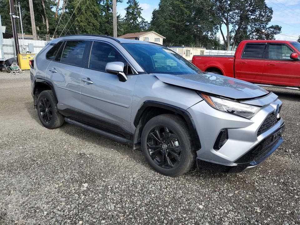 2024 TOYOTA RAV4 SE 4