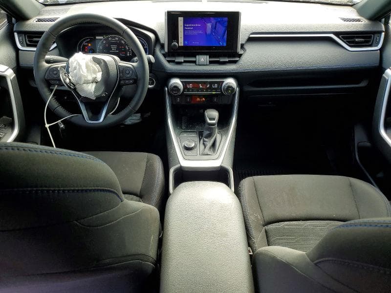 2024 TOYOTA RAV4 SE 8