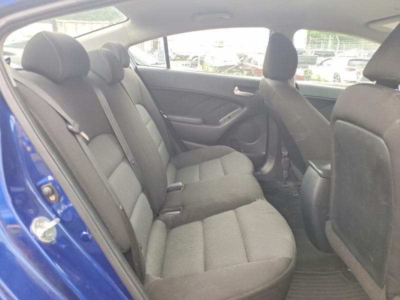 2017 KIA FORTE LX 10