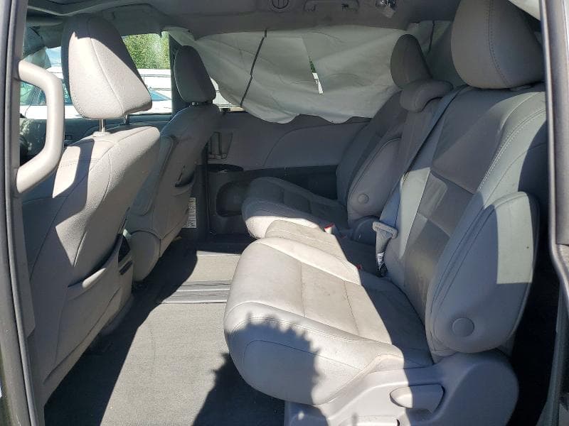 2018 TOYOTA SIENNA XLE 8-PASSENGER 11