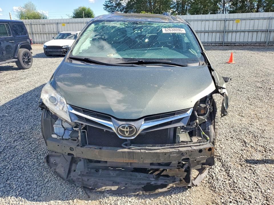 2018 TOYOTA SIENNA XLE 8-PASSENGER 5