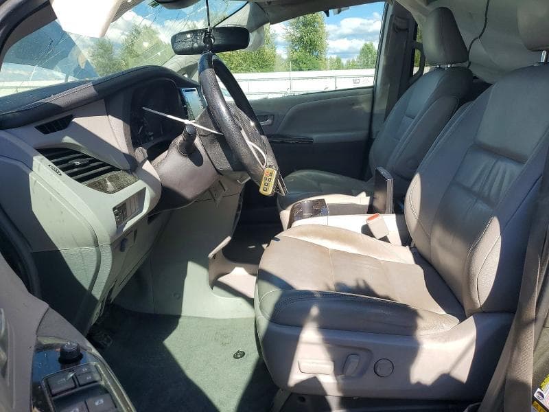 2018 TOYOTA SIENNA XLE 8-PASSENGER 7