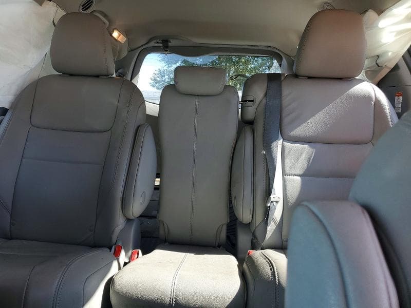 2018 TOYOTA SIENNA XLE 8-PASSENGER 10