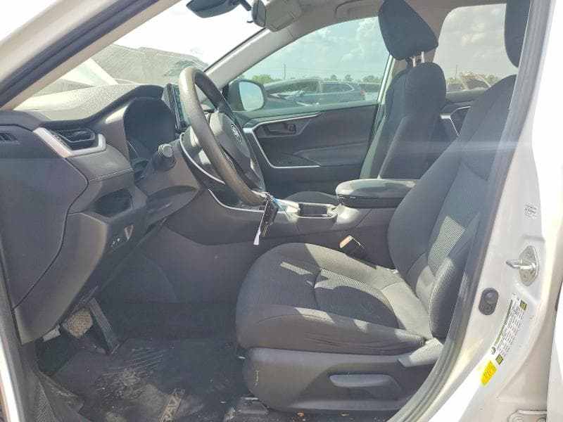 2019 TOYOTA RAV4 LE 7