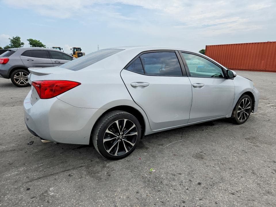 2018 TOYOTA COROLLA SE 3
