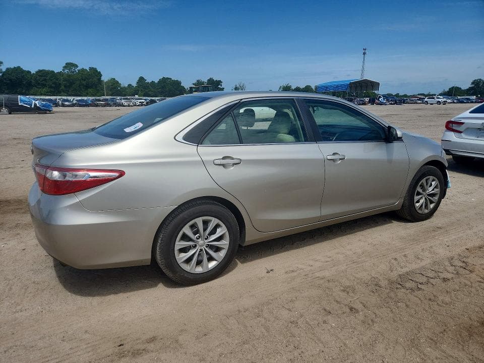 2017 TOYOTA CAMRY LE 3