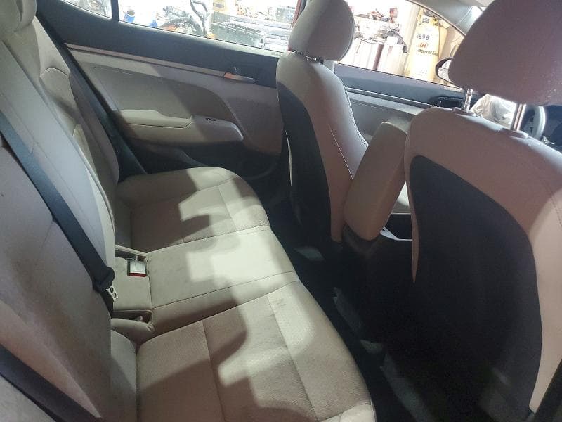 2018 HYUNDAI ELANTRA SE 10