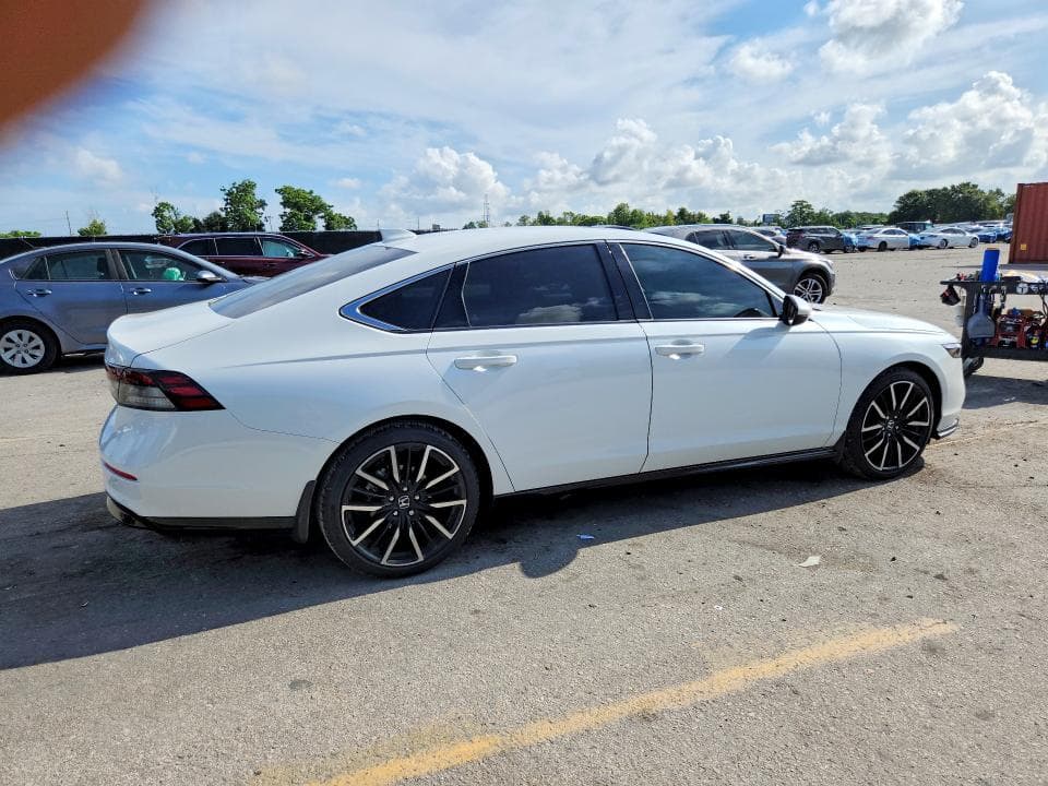 2023 HONDA ACCORD TOURING HYBRID 3