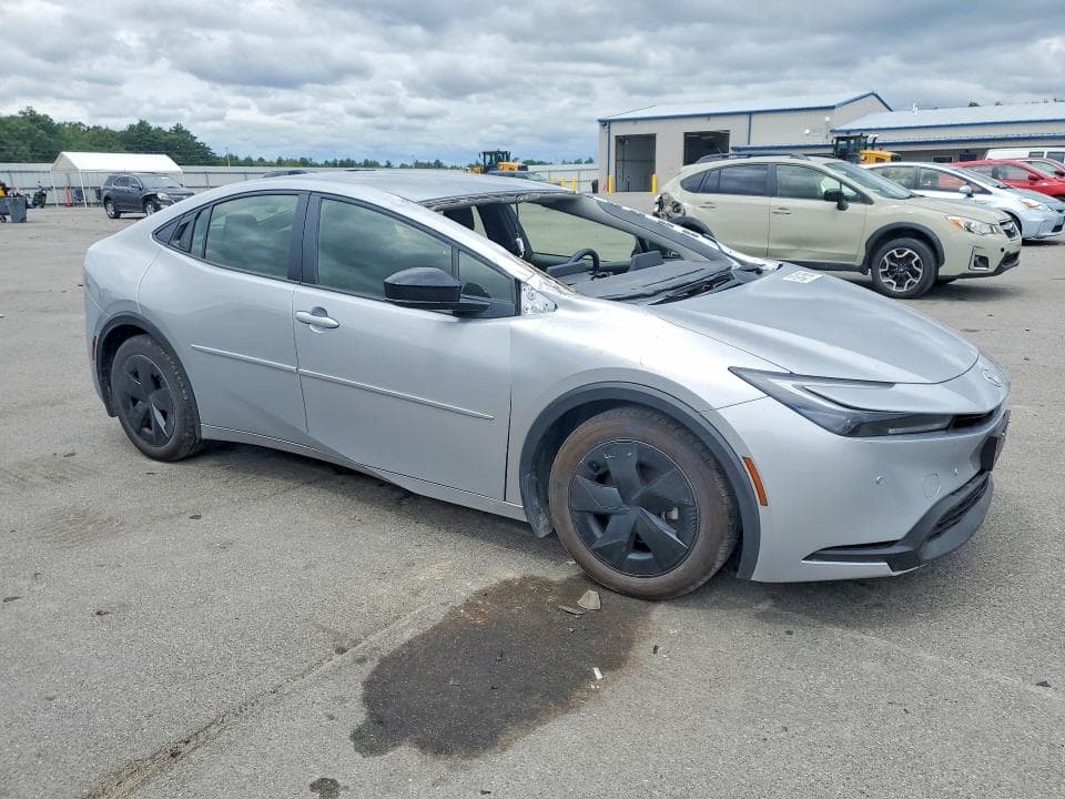 2026 TOYOTA PRIUS LE 4