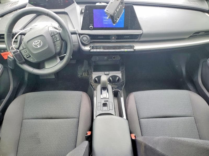 2026 TOYOTA PRIUS LE 8