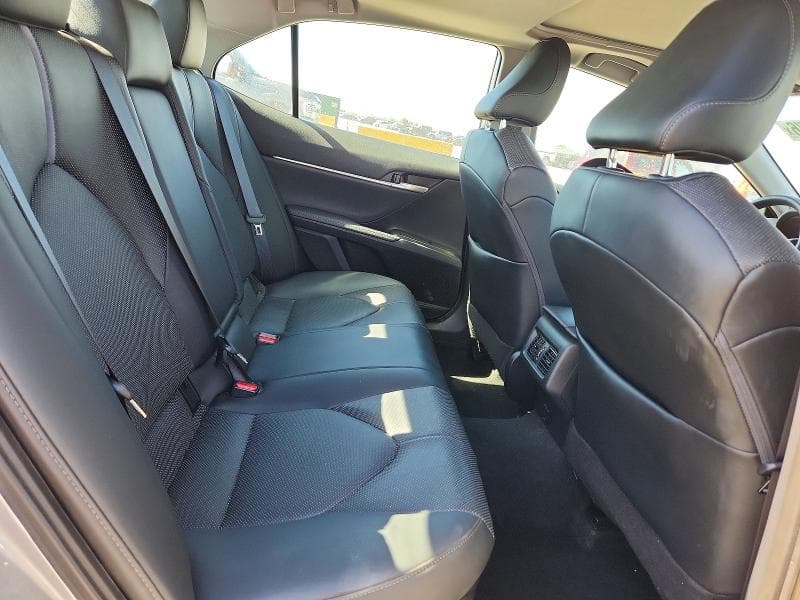 2023 TOYOTA CAMRY XLE 10