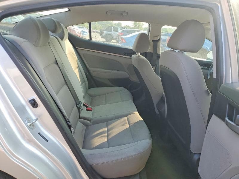 2018 HYUNDAI ELANTRA SEL 10