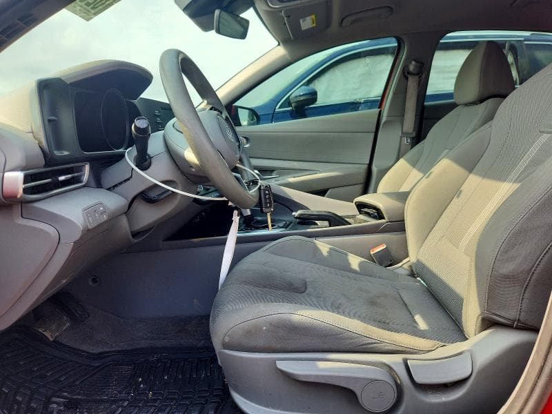 2021 HYUNDAI ELANTRA SE 7