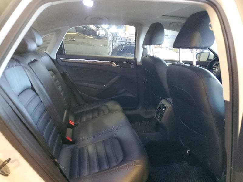 2017 VOLKSWAGEN PASSAT SEL PREMIUM 10