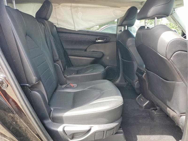 2020 TOYOTA HIGHLANDER XLE 11