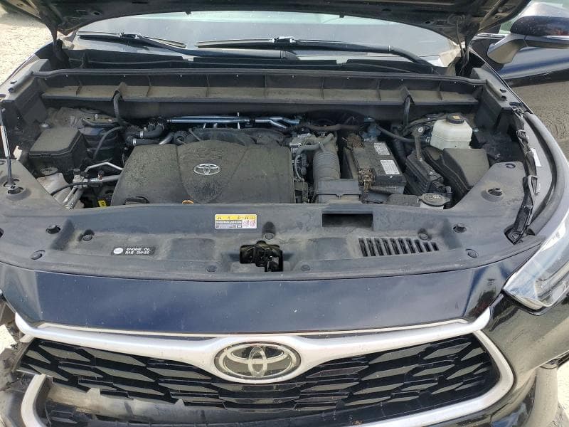 2020 TOYOTA HIGHLANDER XLE 12