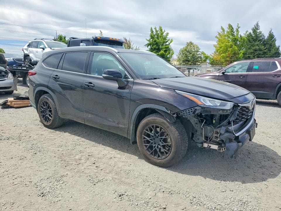 2020 TOYOTA HIGHLANDER XLE 4