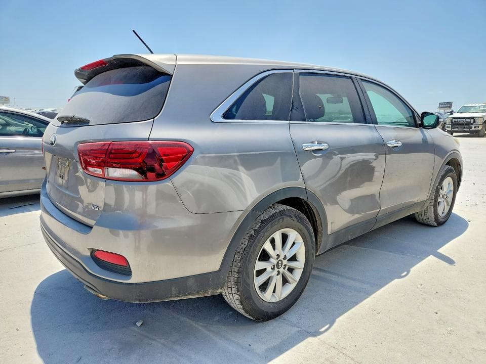 2019 KIA SORENTO LX V6 3