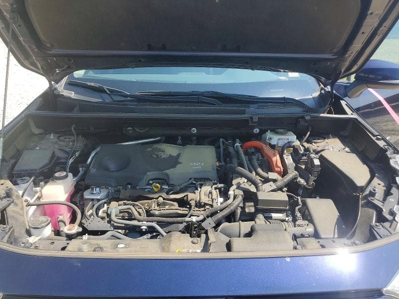 2020 TOYOTA RAV4 HYBRID XLE 11