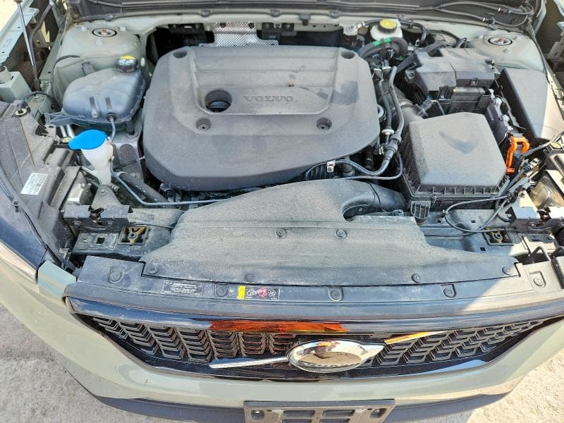 2024 VOLVO XC40 CORE 12
