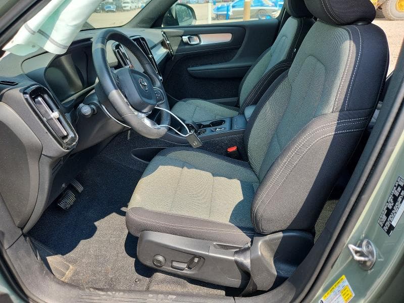 2024 VOLVO XC40 CORE 7
