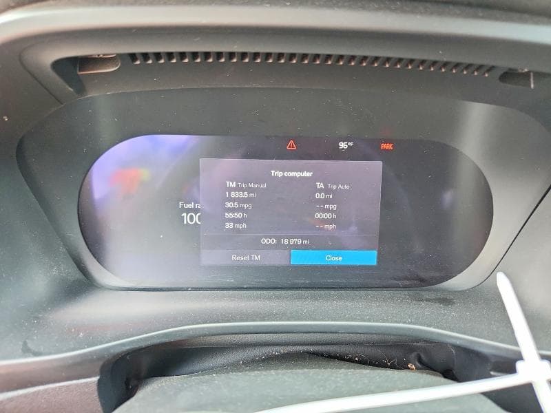 2024 VOLVO XC40 CORE 9
