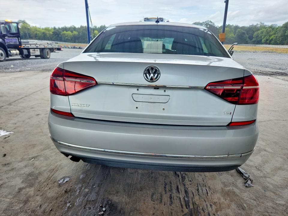 2017 VOLKSWAGEN PASSAT S 6